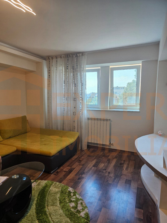 Apartament 2 camere decomandat zona Trocadero 