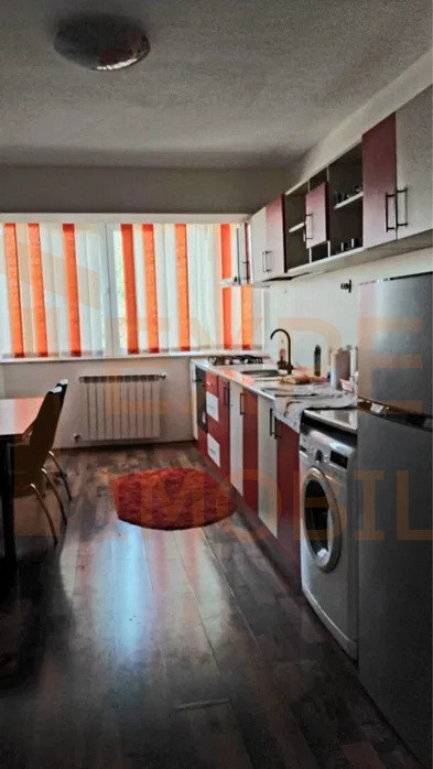 Apartament 2 camere decomandat zona Trocadero 