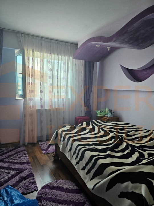 Apartament 2 camere decomandat zona Trocadero 