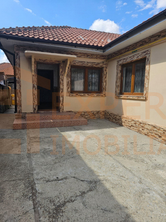 Casa de vanzare - zona Bratianu 
