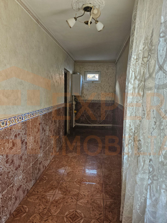 Casa de vanzare - zona Bratianu 