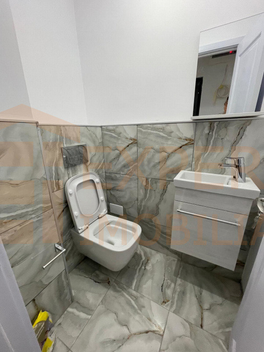 Apartament de vanzare 3 camere - Constanta Centru 
