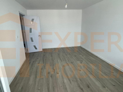 Apartament de vanzare 3 camere - Constanta Centru 