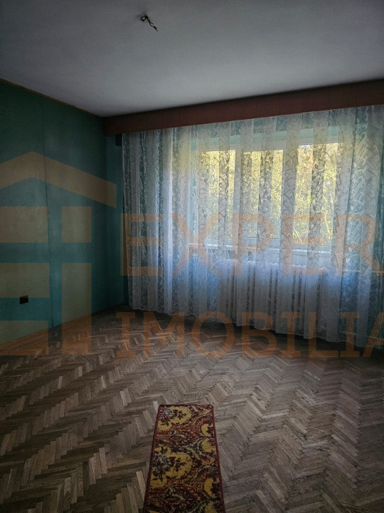 Apartament  3 camere de vanzare - Constanta Tomis 1