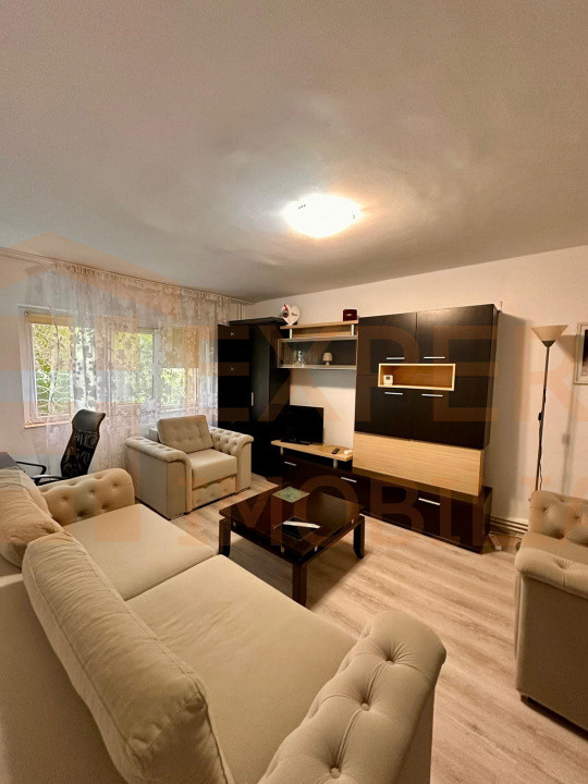 Apartament 2 camere de vanzare - zona Dacia Constanta 