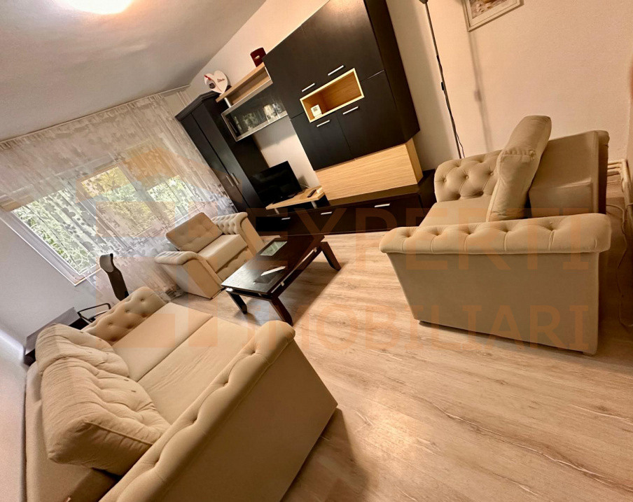 Apartament 2 camere de vanzare - zona Dacia Constanta 