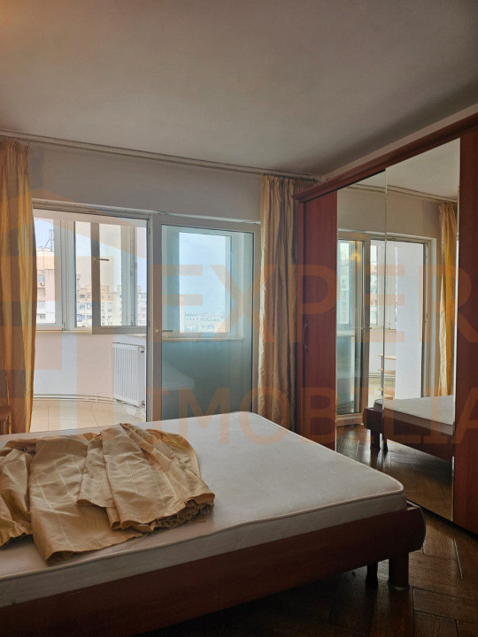 Apartament 3 camere decomanat de vanzare - Casa de Cultura Constanta 