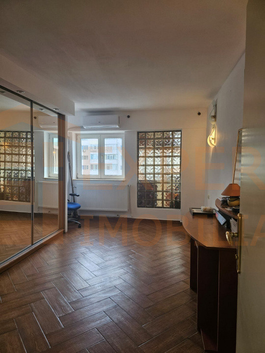 Apartament 3 camere decomanat de vanzare - Casa de Cultura Constanta 