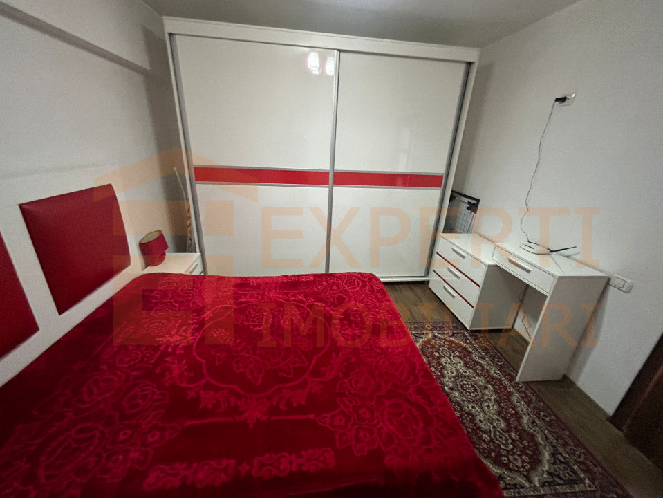 Apartament 3 camere de vanzare - zona Tomis II -Emag Constanta 