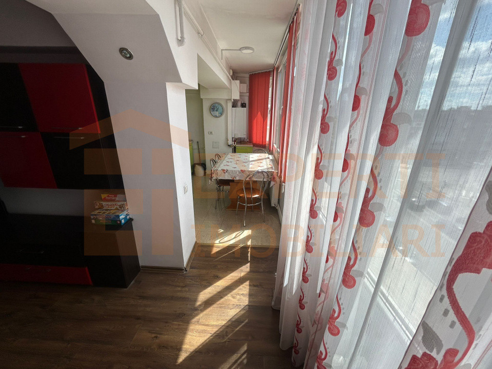 Apartament 3 camere de vanzare - zona Tomis II -Emag Constanta 