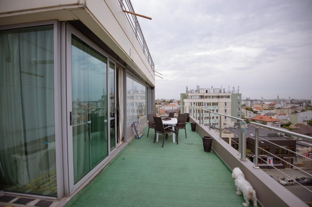 Penthouse situat in zona UNIVERSITATE – SCOICA