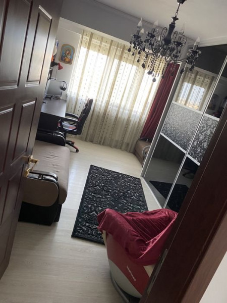  Apartament situat in zona TOMIS NORD - VIVO, compus din 3 camere