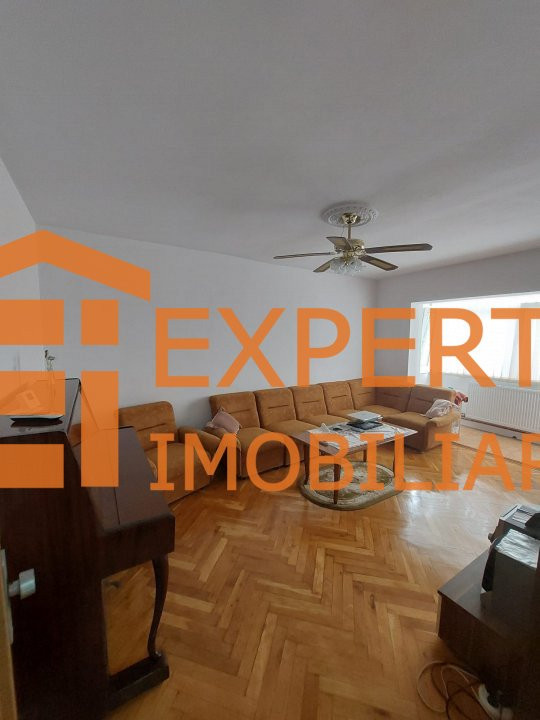  apartament 4 camere in Constanta, zona Faleza Nord