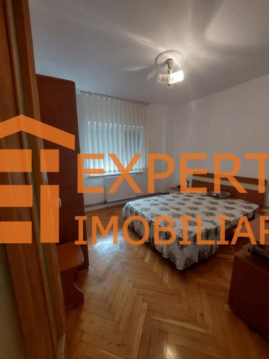  apartament 4 camere in Constanta, zona Faleza Nord