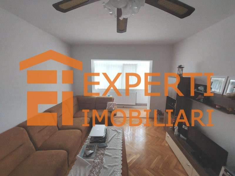 apartament 4 camere in Constanta, zona Faleza Nord