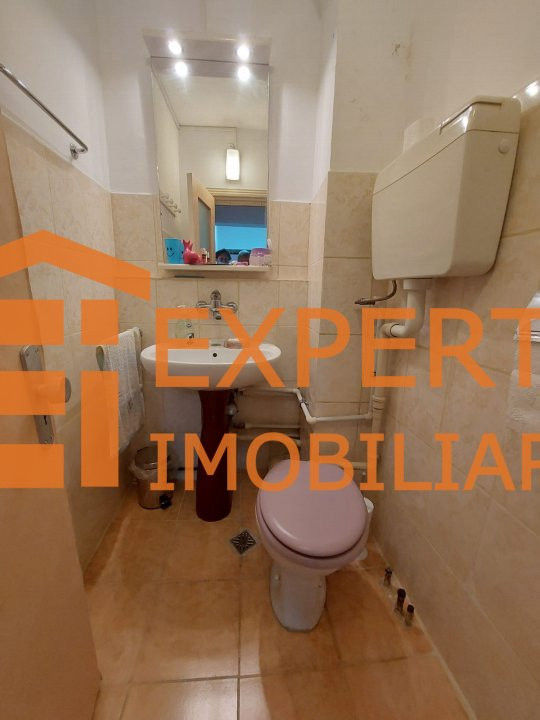  apartament 4 camere in Constanta, zona Faleza Nord