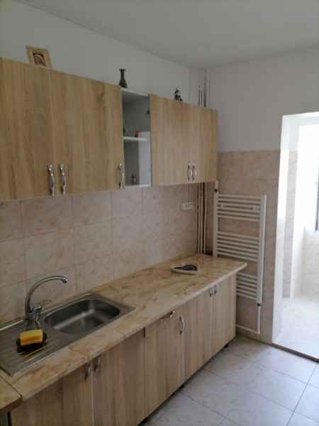  apartament situat in INEL I ,