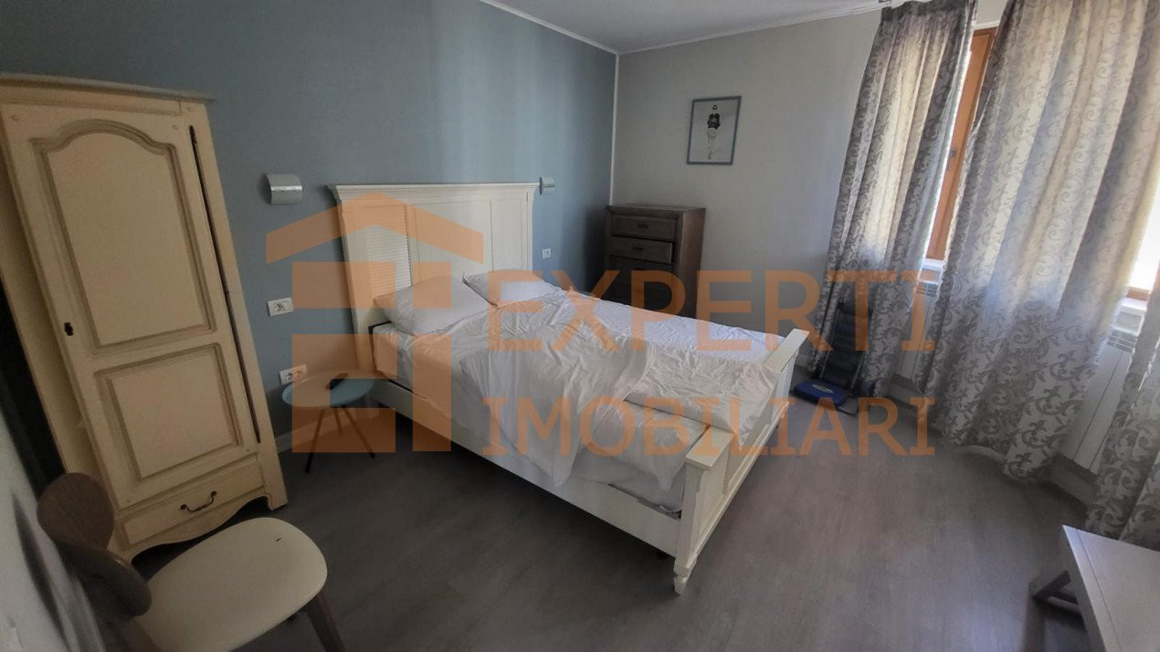 APARTAMENT situat in zona PIATA OVIDIU