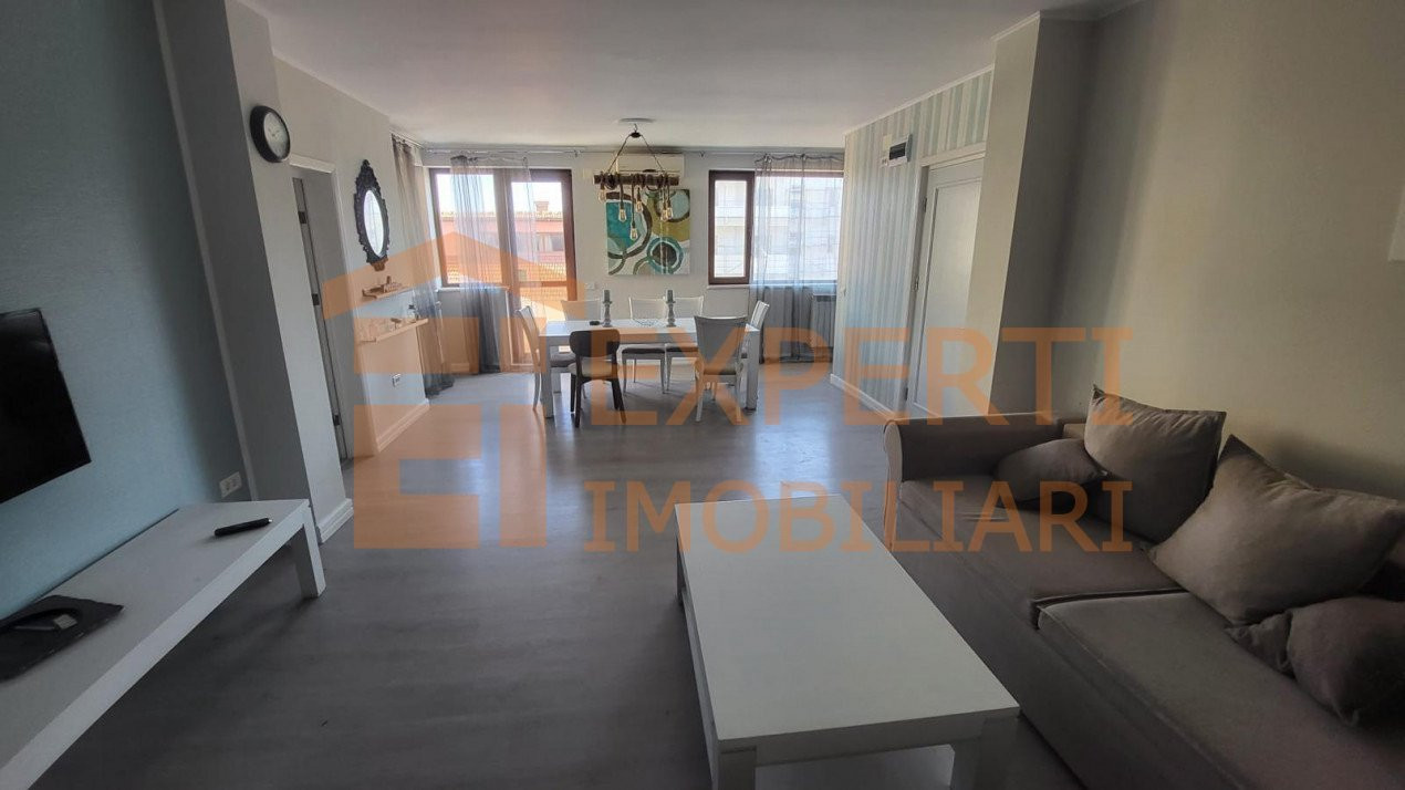 APARTAMENT situat in zona PIATA OVIDIU