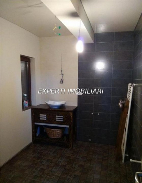 Apartament situat in zona FAR – BILLA,